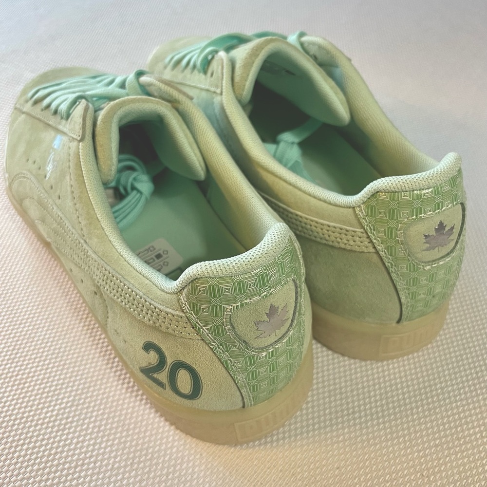 NWOT RARE Men’s Puma Clyde Canadian 20 edition